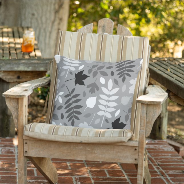 Gevallen bladeren LG Pattern Monochrome op Grijs Buitenkussen (Stoel)