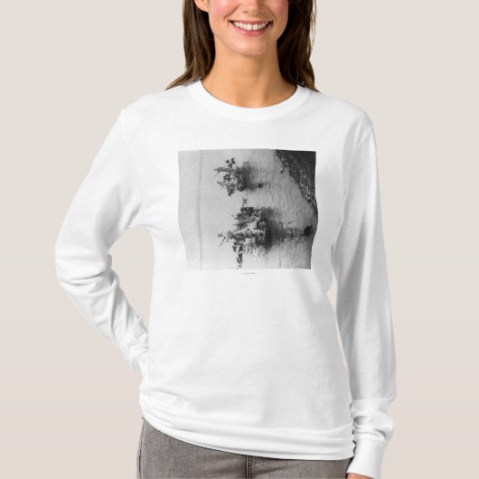 Gevist in het Grand Canal in Soo-chow China T-shirt (Voorkant)