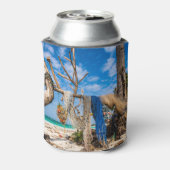 Gevist netten die op het strand drogen blikjeskoeler (Blikje Achterkant)