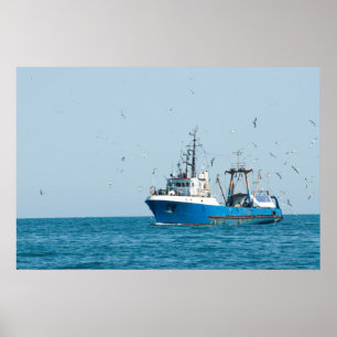 Gevist vaartuig komt terug naar de haven poster