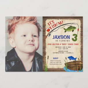 Geviste 3e verjaardag jongen rustieke buitenfoto kaart
