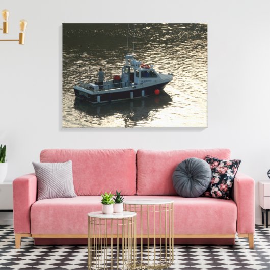 Geviste boot, Cardiff Bay Canvas Afdruk (Insitu (Woonkamer))