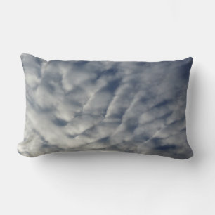 gevlochten wolken kussen