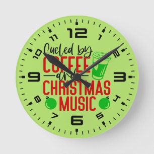Gevoed door koffie en kerstmuziek ronde klok