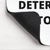 Gevoelige, niet te stoppen vrouwen met krachtige t muismat (Hoek)