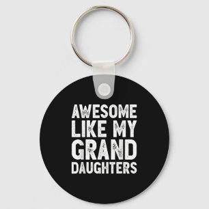 Geweldig zoals mijn kleindochters Funny Father's D Sleutelhanger