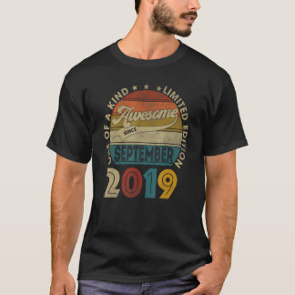 Geweldige sinds september 2019 3 jaar oude derde g t-shirt