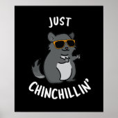Gewoon Chin-Chillin Funny Chinchilla Pun Dark BG Poster (Voorkant)