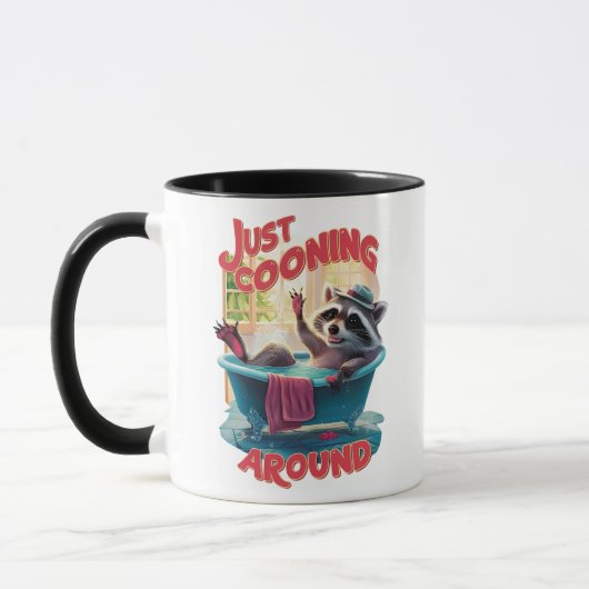 Gewoon Cooning Speelse Raccoon Splashing in Bath, Mok (Links)