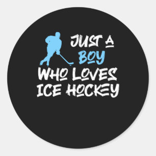 gewoon een jongen die van ijshockey houdt ronde sticker