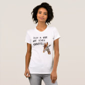 Gewoon een meisje dat houdt van Giraffes schattige T-shirt (Voorkant volledig)