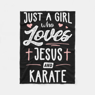 Gewoon een meisje dat houdt van Jezus en karate ca Fleece Deken