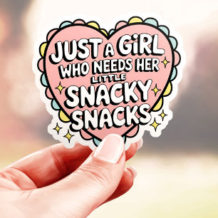 Gewoon een meisje dat snacks nodig heeft Grappig Sticker
