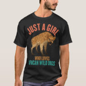 Gewoon een meisje dat van Afrikaanse wilde honden T-shirt (Voorkant)