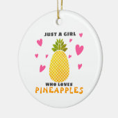 Gewoon een meisje dat van ananassen houdt keramisch ornament (Links)