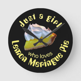 Gewoon een meisje dat van citroenappeltaart houdt ronde klok