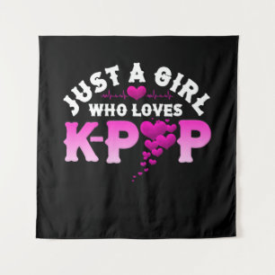 Gewoon een meisje dat van de K-Pop Vinger Heart KP Wandkleed