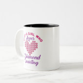 Gewoon een meisje dat van diamanten schilder houdt tweekleurige koffiemok (Voorkant links)