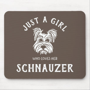 Gewoon een meisje dat van haar Schnauzer houdt Muismat