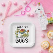 Gewoon een meisje dat van insecten houdt papieren bordje (Feest)