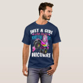 Gewoon een meisje dat van Monster Trucks houdt en  T-shirt (Voorkant volledig)