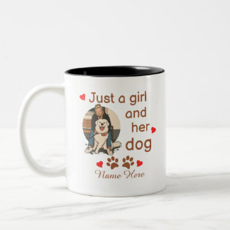 Gewoon Een Meisje En Haar Hond Gepersonaliseerde N Tweekleurige Koffiemok