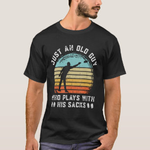 Gewoon een oude man die speelt met zijn zak Cornho T-shirt