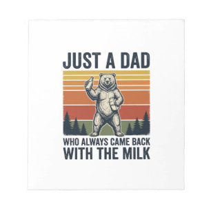 Gewoon een vader kwam terug met de melkbeer-shirt_ notitieblok