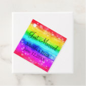 Gewoon gehuwde regenboogkleuren bedankjes labels (In situ)
