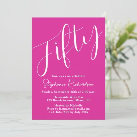 Gewoon modern script roze 50ste verjaardag partij kaart (Staand voorkant)