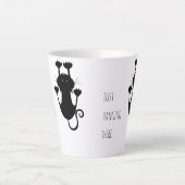 Gewoon wat cartoon van een zwarte kat. latte mok (Voorkant)