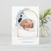 Gezegende en Thankful Gold Arch Foto Blue Birth Aankondiging (Staand voorkant)