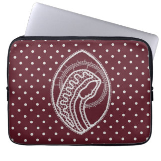 Gezegende Maagd Maria in witte kant op Bourgondië Laptop Sleeve