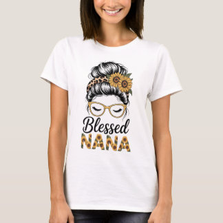 Gezegende oma rommelige knot zonnebril zonnebloeme t-shirt