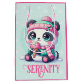 Gezellige Kawaii Panda met Ice Cream Cone Winter Medium Cadeauzakje (Voorkant)
