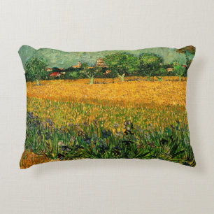 Gezicht op Arles met irissen door Vincent van Gogh Accent Kussen