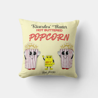 Gezinsbioscoop met warme boterpopcorn kussen