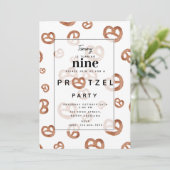 Gezouten Zachte Waterverf Pretzel Verjaardagsfeest Kaart (Staand voorkant)