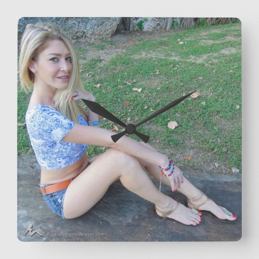 Ghalia Vierkante Klok (Voorkant)