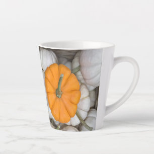 Ghost Pumpkins met een gulzige oranje Latte Mok
