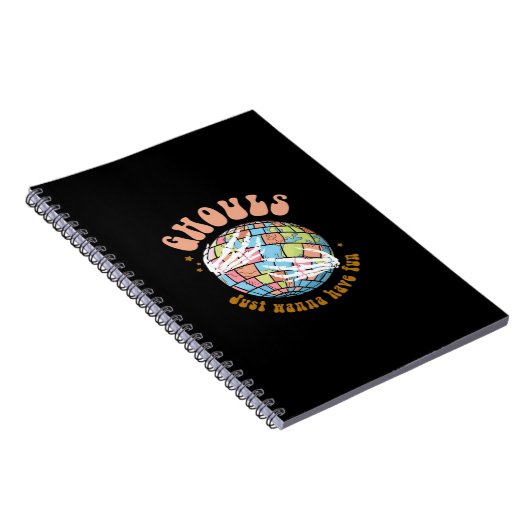 Ghouls willen gewoon plezier hebben - Basic Witch  Notitieboek (Rechterzijde)
