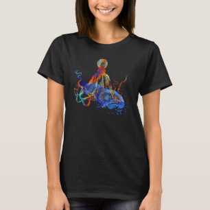 Giant Octopus Pirate Ship Kraken Sailing S. T-shirt