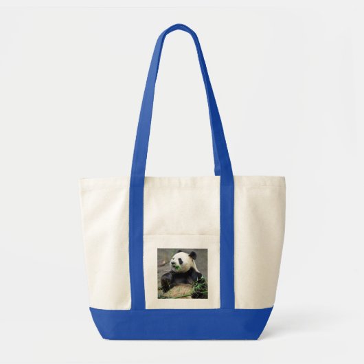 Giant panda eating bamboo tote bag (Voorkant)
