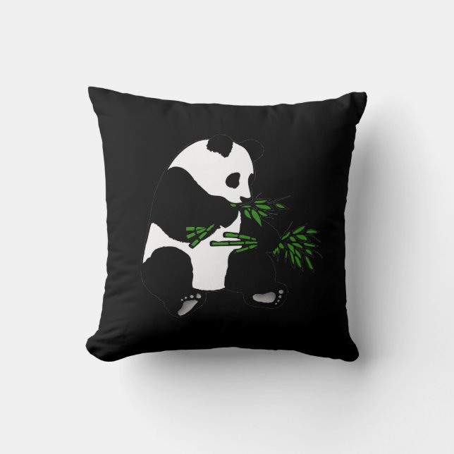 Giant Panda Eats Bamboo Black Kussen (Voorkant)
