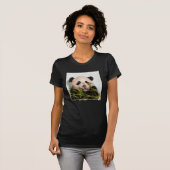 Giant Panda leaning Against Wall T-shirt (Voorkant volledig)