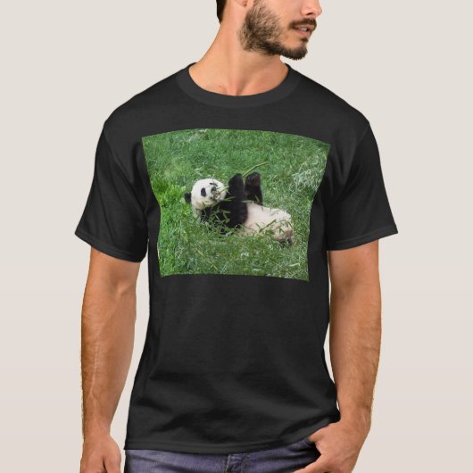 Giant Panda Lounging Eating Bamboo T-shirt (Voorkant)