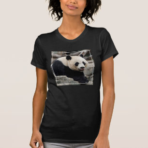 Giant Panda op Rocks T-shirt