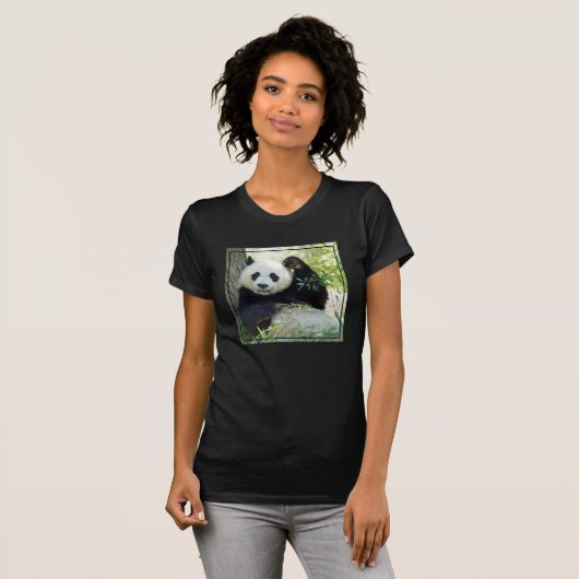Giant Panda rusteert tegen bomen T-shirt (Voorkant volledig)