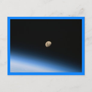 Gibbous Maan vanuit een baan Blauw kader Briefkaart
