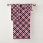 Gift for Birthday Coral Navy Plaid Towel Accent (En situation)
